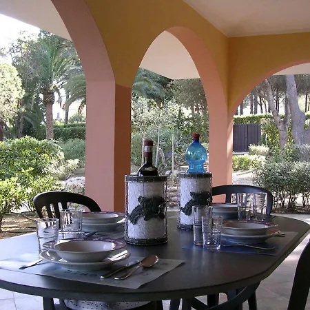 Aparthotel La Pineta Cavo